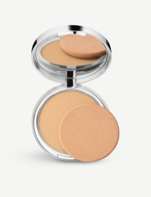Shop Clinique Stay-matte Sheer Pressed Powder 7.6g In Stay Tea