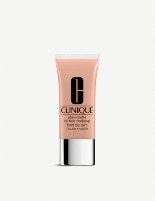 Shop Clinique Stay-matte Oil-free Foundation In Linen