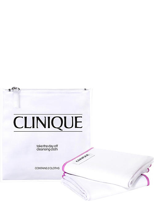 CLINIQUE: Take The Day Off Cleansing Cloth