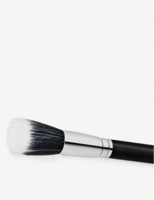 MAC: 187 Duo Fibre Brush