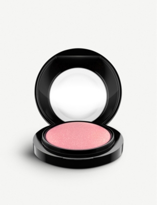 Mac Gentle Lightweight Mineralize Blush In Gentle