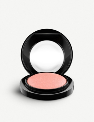 Mac New Romance Lightweight Mineralize Blush