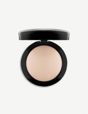 Shop Mac Mineralize Skinfinish Natural Face Powder 10g In Light