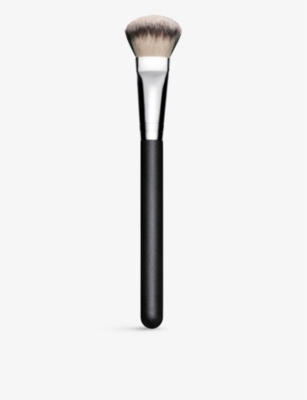 MAC: Cheek brush