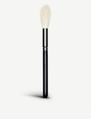 MAC: 137 Long Blending Brush