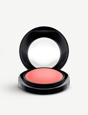 Shop Mac Ac Hey Coral Hey Mineralize Blush 3.5g