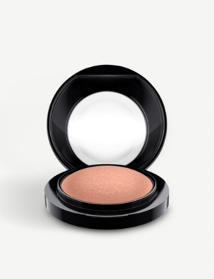 Shop Mac Humour Me Mineralize Blush 3.5g