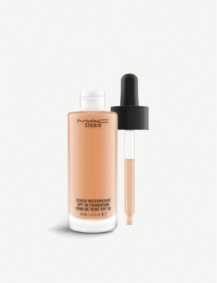 Mac Nc44 Studio Lasting Waterweight Spf30 Foundation In Nc44