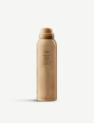 ORIBE: Flash Form Finishing wax spray