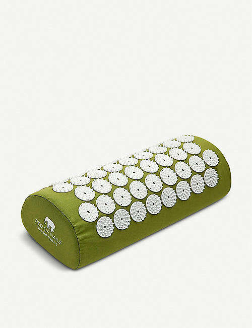 BED OF NAILS: Bon Acupressure Pillow