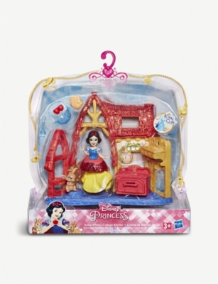 Disney Princess Snow White S Cottage Kitchen Play Set