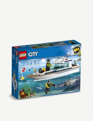 lego city yacht