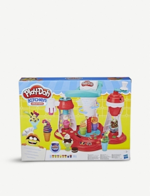 clay modelling kitchen set