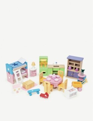 le toy van wooden toy doctor set