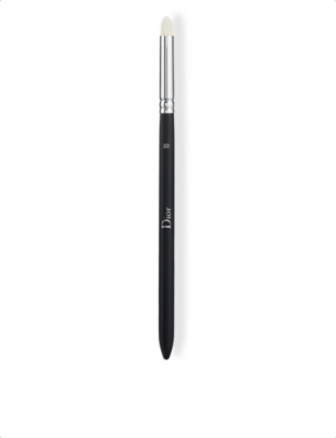 DIOR: Backstage Small Eyeshadow Blending Brush N°22