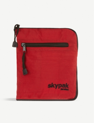 Skyflite Mens Red Skypak Folding Woven Travel Bag
