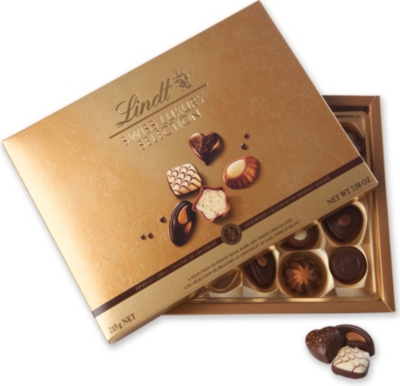 LINDT - Swiss Luxury chocolate selection 195g | Selfridges.com