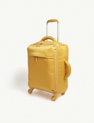 four wheeled cabin suitcase