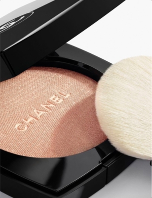 Shop Chanel Warm Gold Poudre Lumière Illuminating Powder 8.5g