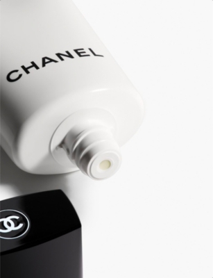 Shop Chanel <strong>la Mousse</strong> Anti-pollution Cleansing Cream To Foam 150ml