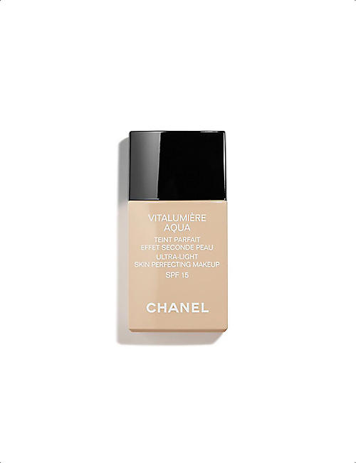 Chanel Teint Fluide Universel Multi-vitamin Natural Makeup SPF 15