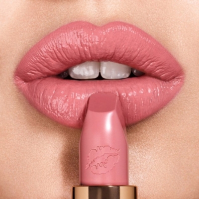 Hot Lips Liv It Up