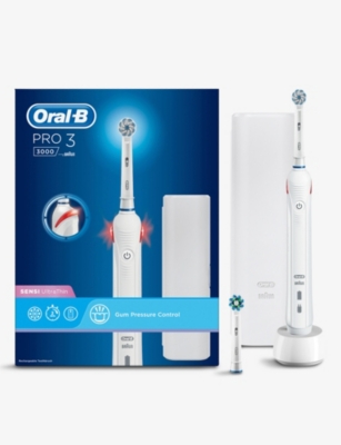 ORAL B - Pro 3000 rechargeable toothbrush | Selfridges.com