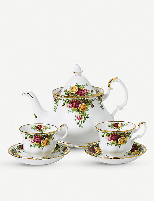 ROYAL ALBERT: Old Country Roses 5-piece tea for two set