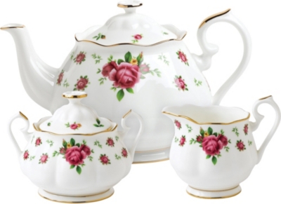 ROYAL ALBERT: New Country Roses three-piece tea set