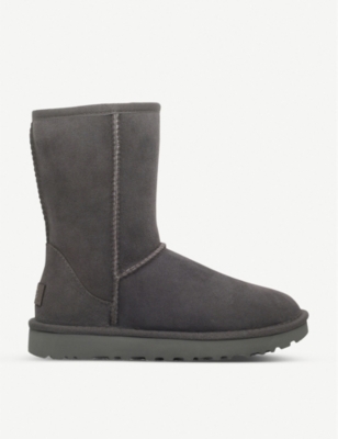 UGG: Classic ii Short sheepskin boots