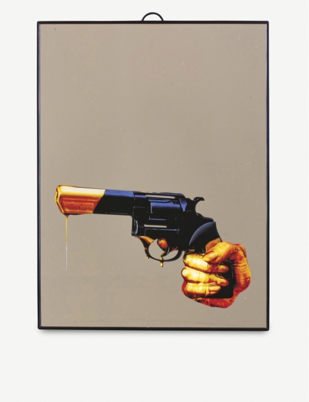 Toiletpaper plastic and glass revolver mirror