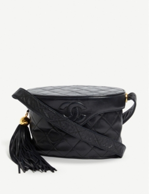 chanel quilted shoulder bag