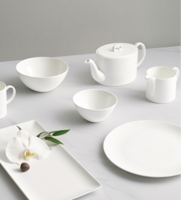 WEDGWOOD: Gio fine bone china serving bowl 28cm