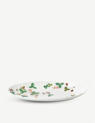 WEDGWOOD: Wild Strawberry bone china coupe plate 26cm
