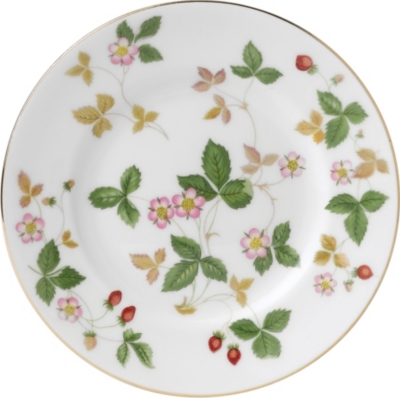 WEDGWOOD: Wild strawberry 20cm plate