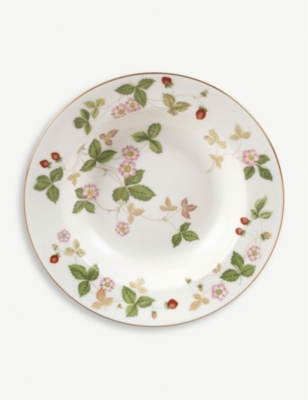 WEDGWOOD: Wild Strawberry bone china soup plate 20cm