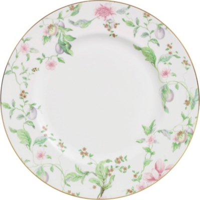 WEDGWOOD   Sweet Plum 27cm plate