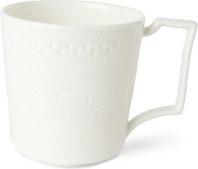 WEDGWOOD: Intaglio fine bone china mug