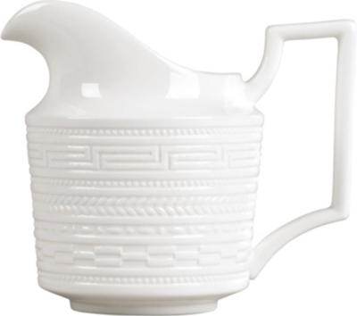 WEDGWOOD: Intaglio china cream jug
