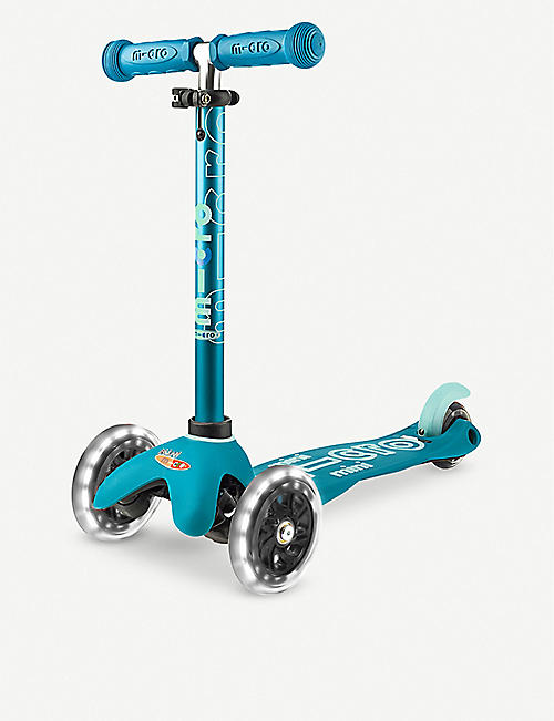 MICRO SCOOTER: Micro Deluxe LED scooter
