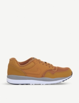 nike air safari trainers