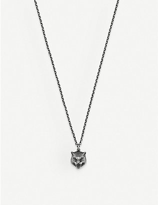 GUCCI: Gatto engraved sterling silver necklace
