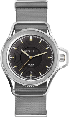 Givenchy Presents the \