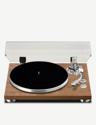 TEAC turntable with bluetooth recommended by Piper Gore on Levi Keswick.