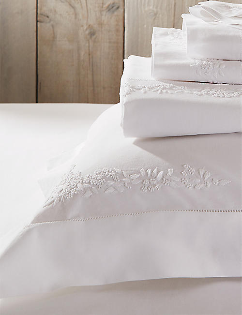 THE WHITE COMPANY: Adeline floral-embroidered king cotton flat sheet