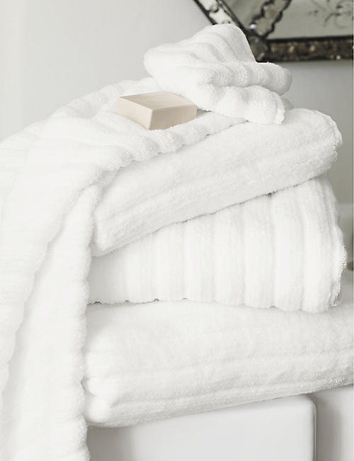 THE WHITE COMPANY: Ribbed hydro-cotton towel 115cm x 180cm