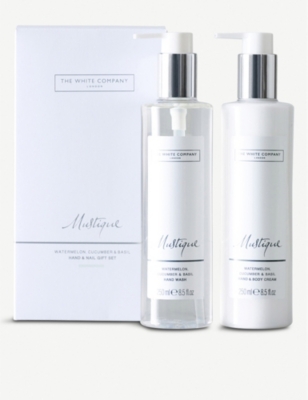 Mustique hand & nail...