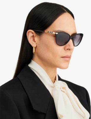 Burberry B4216 Square-frame Sunglasses In Black
