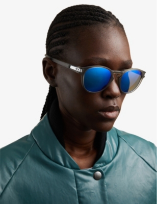 OAKLEY: Latch oval-frame sunglasses