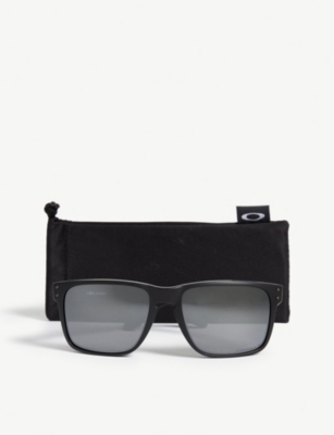 Shop Oakley Men's Matte Black Holbrook Xl O-matter Polarised Square-frame Sunglasses